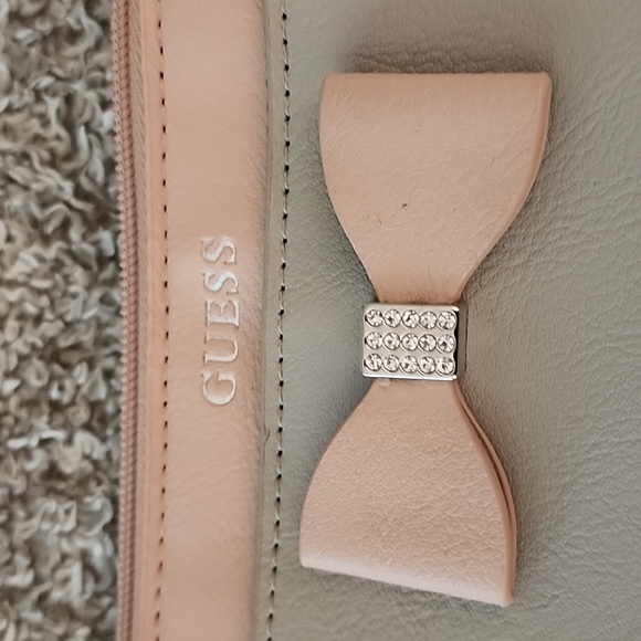Guess Wristlet blush pink & grey - Picture 2 of 5